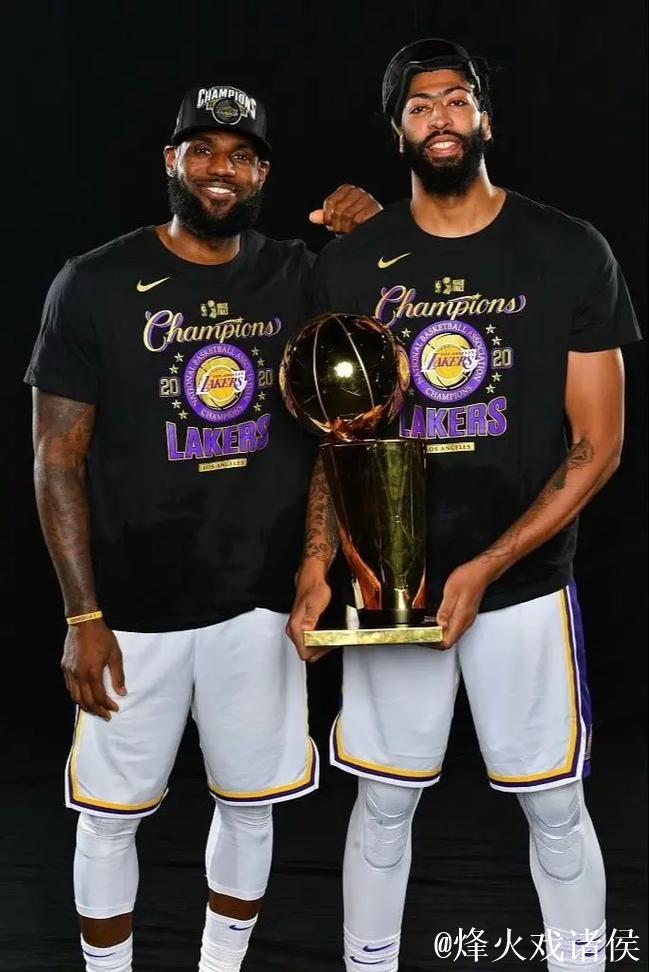 詹姆斯创两项历史纪录浓眉21+20 湖人战胜国王